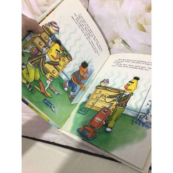 1980 Vintage Children’s Hardback Sesame Street “Spring Cleaning” Jim Henson’s - Picture 8 of 10